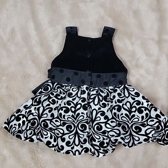 MUD PIE BABY BLACK AND WHITE DAMASK PARTY DRESS WITH BOWS, SIZE 9-12 MONTHS - Picture 5 of 8